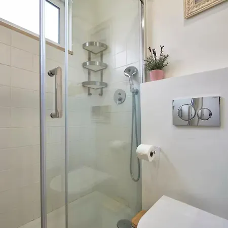 Apartment Alegria By Realmobility